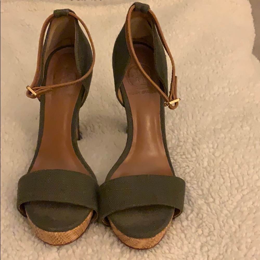Tory Burch Green Canvas and Palm heels